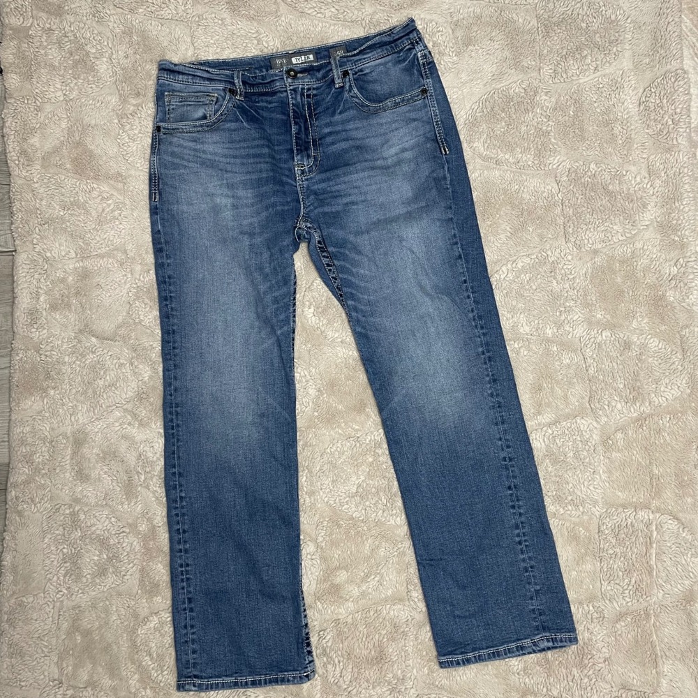 BKE Tyler Straight Leg Mens Jeans 36R/30 Medium Wash Blue Denim Contrast Stitch